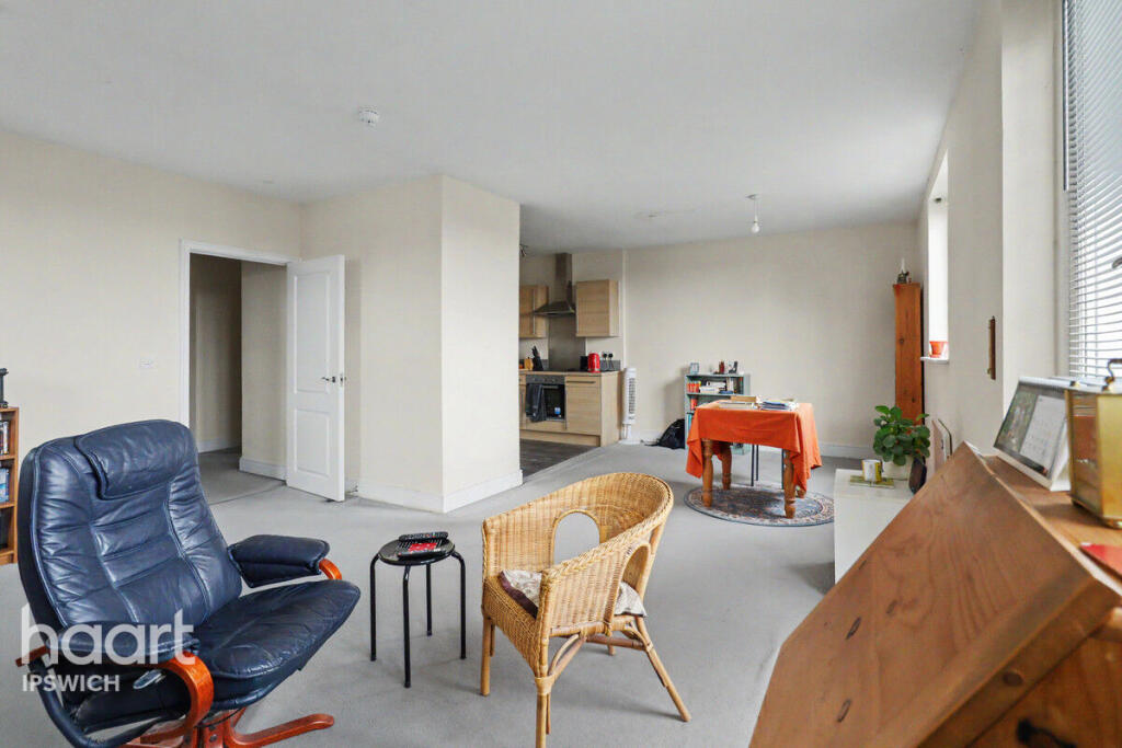 Apartment in Ipswich, Suffolk - View 3