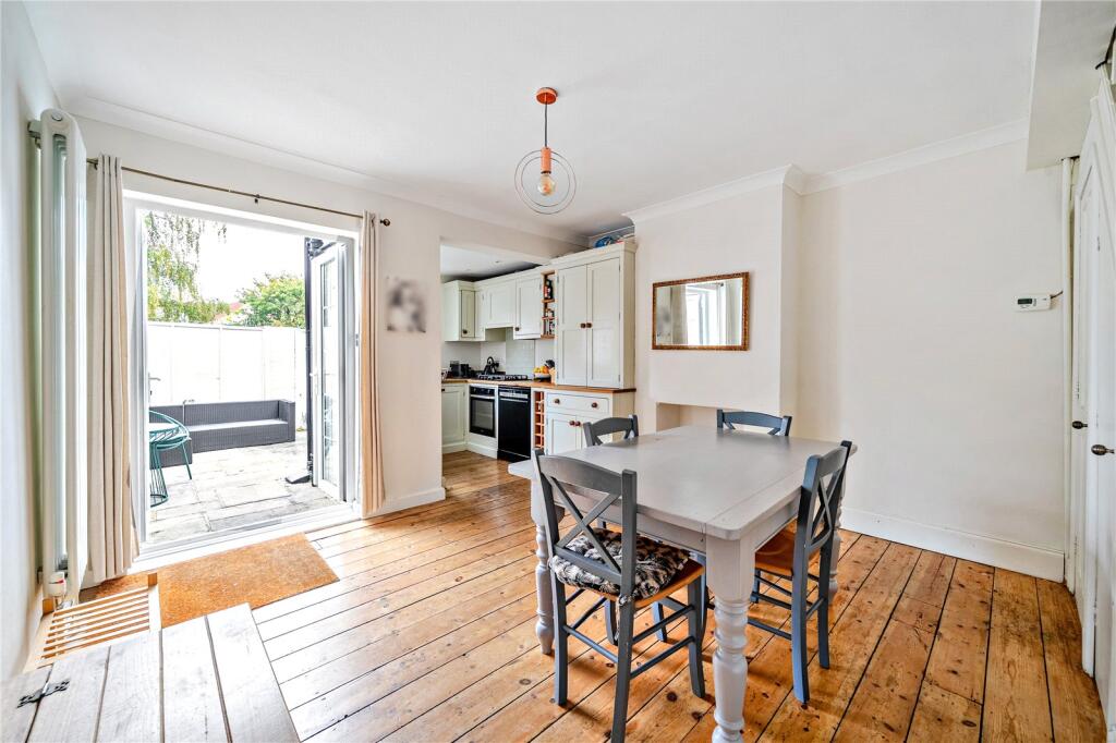 House in East Molesey, Molesey - View 4