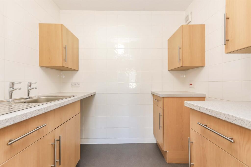 Apartment in Cotswold, Cirencester - View 5