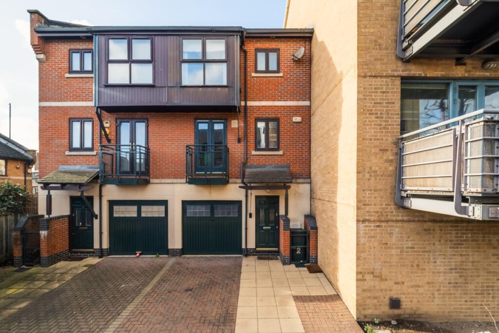 Main image of property: Fitzwilliam Mews, E16