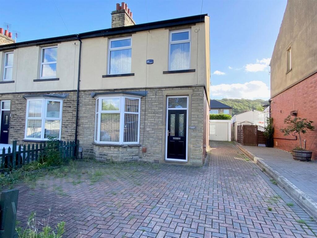 3-bed terraced on Brooklyn Avenue, Dalton, Huddersfield, £175,000
