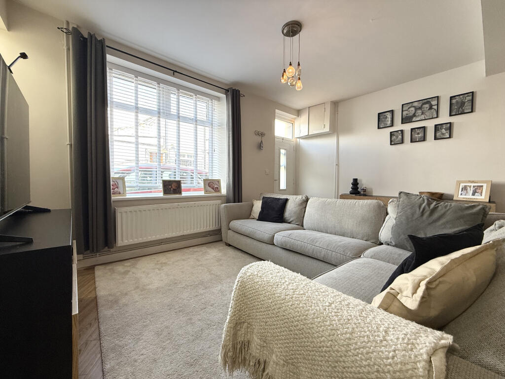House in Aberdare, Aberaman North - View 2