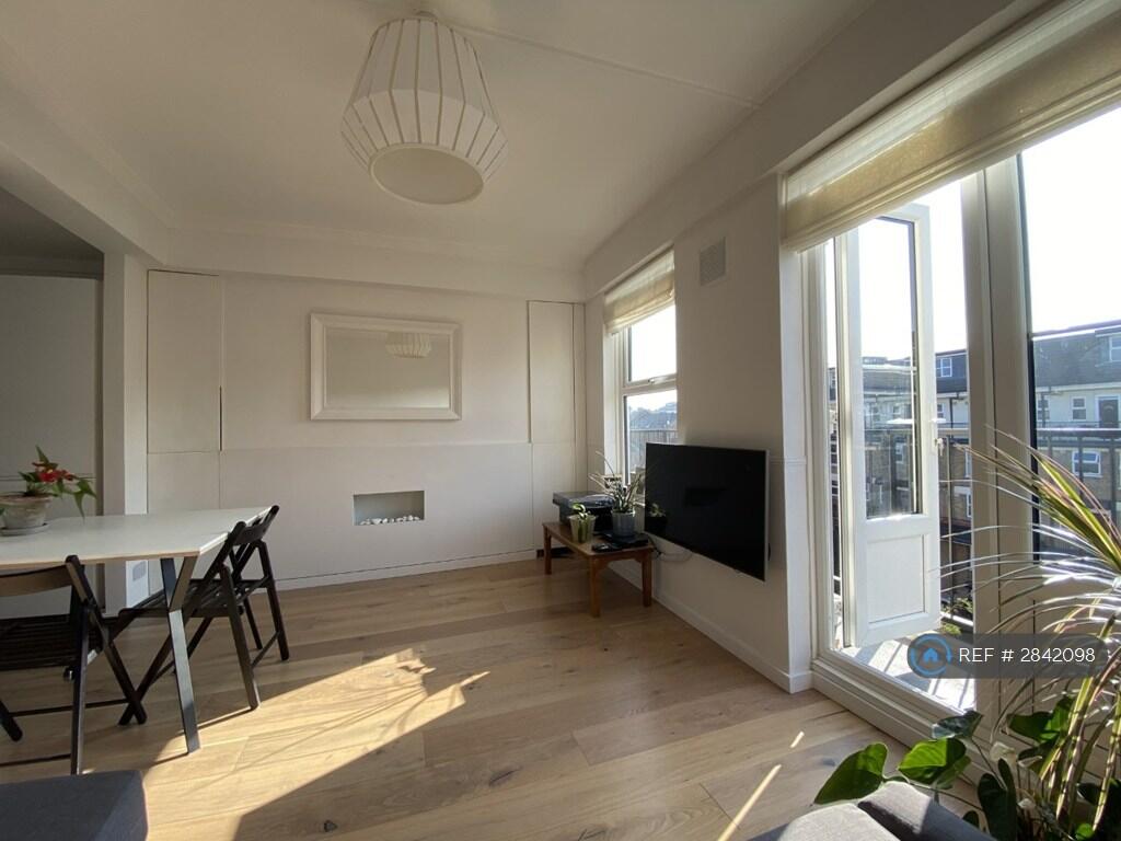 Main image of property: Riverside Mansions, London, E1W