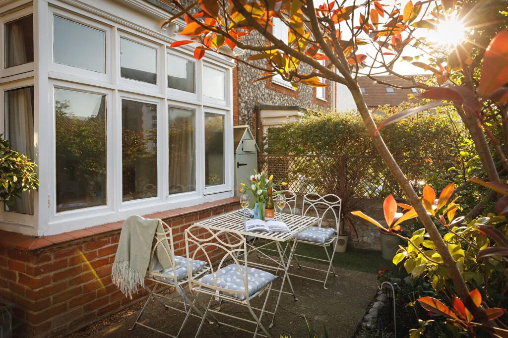 4 Cliff Road, Sheringham, NR26 photo 4