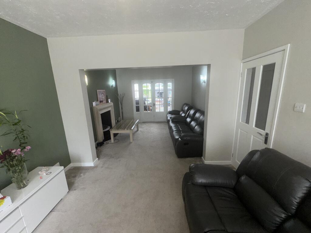 9 Duck Lane, Wolverhampton, WV8 1HZ photo 2
