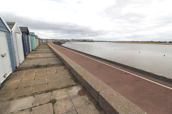Brightlingsea Lido, Swimming Pool, Promenade Way, Brightlingsea, Essex photo 5