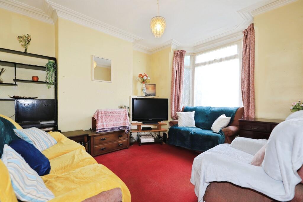 House in Wolverhampton, West Midlands - View 4