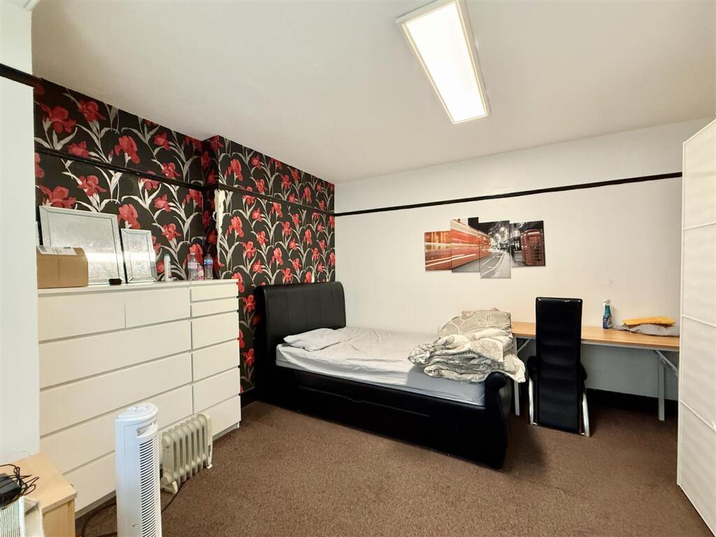 Apartment in London - More
