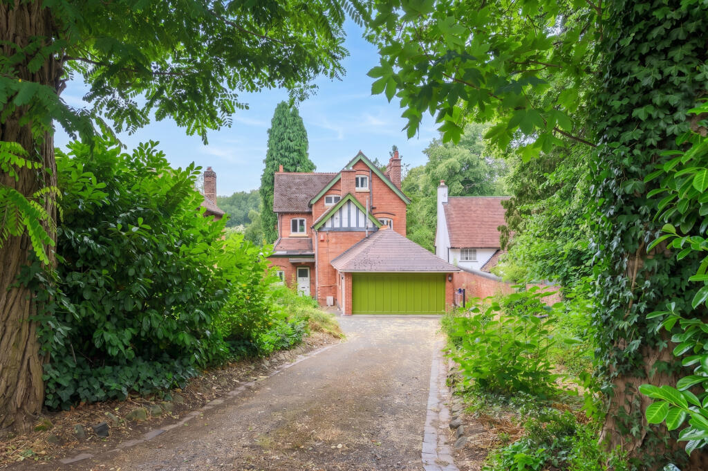 Main image of property: 29 Tudor Hill, Sutton Coldfield, B73 6BD