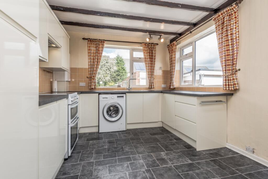 Delmont Close, White Lee, Batley, WF17 photo 4