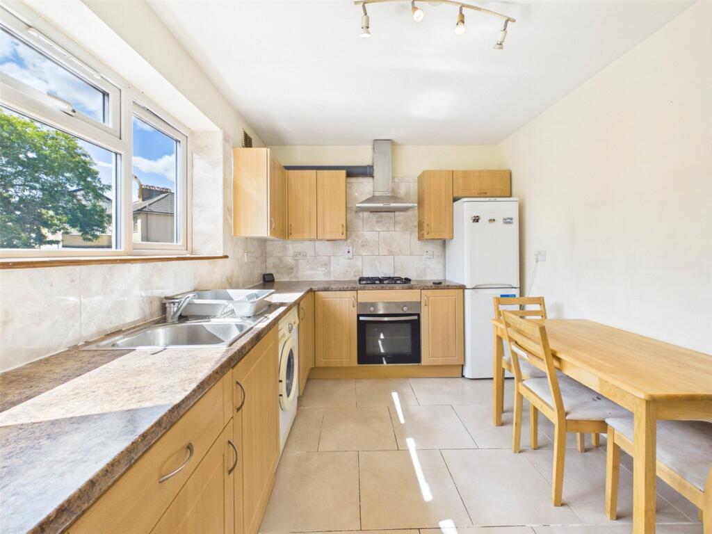 Apartment in London, Spring Grove - View 3