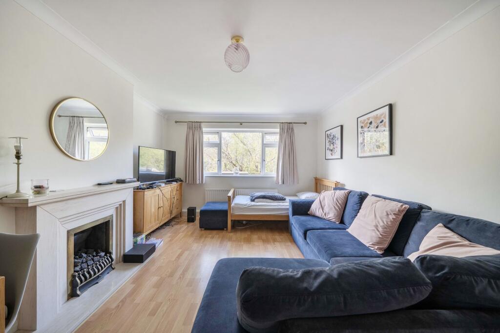 Apartment in Harrow - View 5
