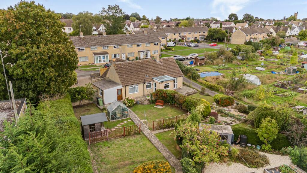 Bowling Green Lane, Cirencester, Gloucestershire, GL7 photo 2