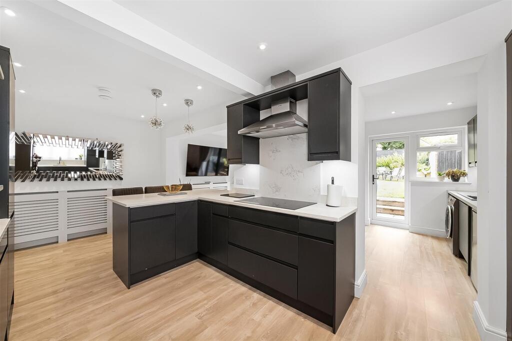 House in Tandridge, Caterham-on-the-Hill - View 4
