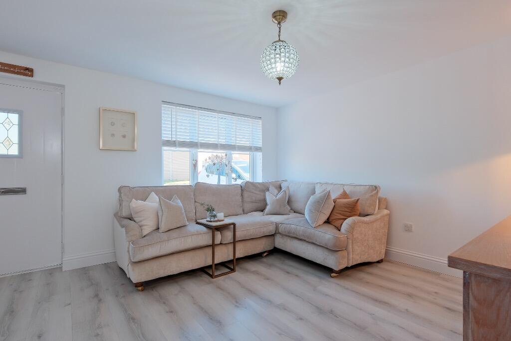Inchburn Drive, Coatbridge, North Lanarkshire, ML5 photo 4