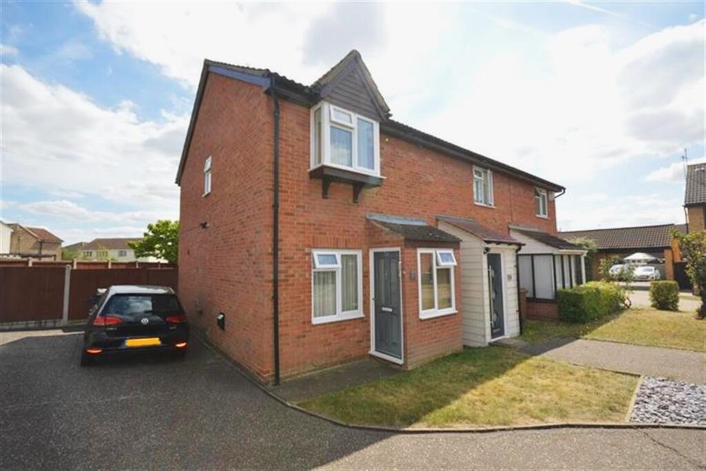 2-bed terraced on Burgess Field, Chelmsford, CM2, £325,000