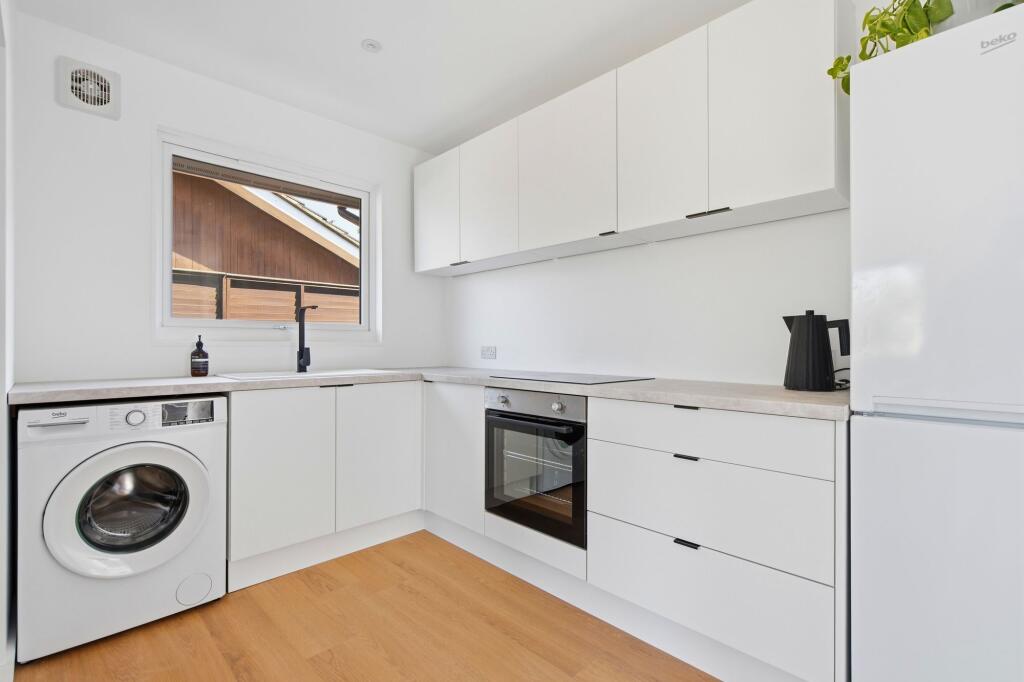 Chavey Down Road, Winkfield Row - View 3