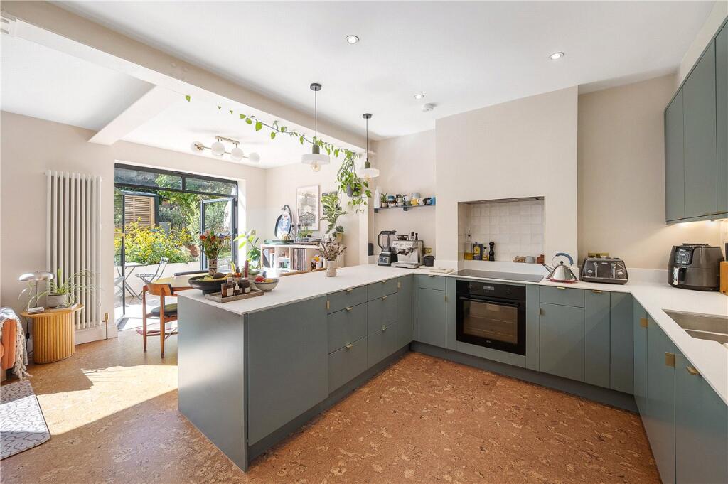 Apartment in London - View 4