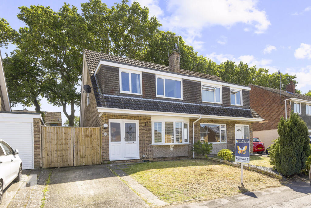 3-bed semi-detached on Bunting Road, Ferndown, BH22 9, £350,000