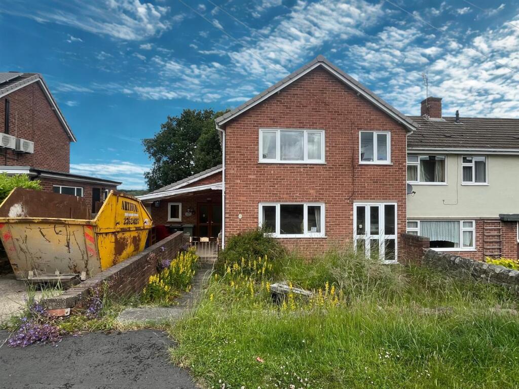 Main image of property: Cuttholme Road, Chesterfield