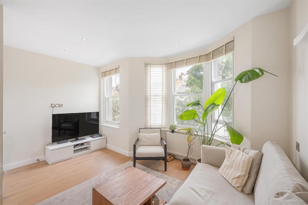 Apartment in London - View 3
