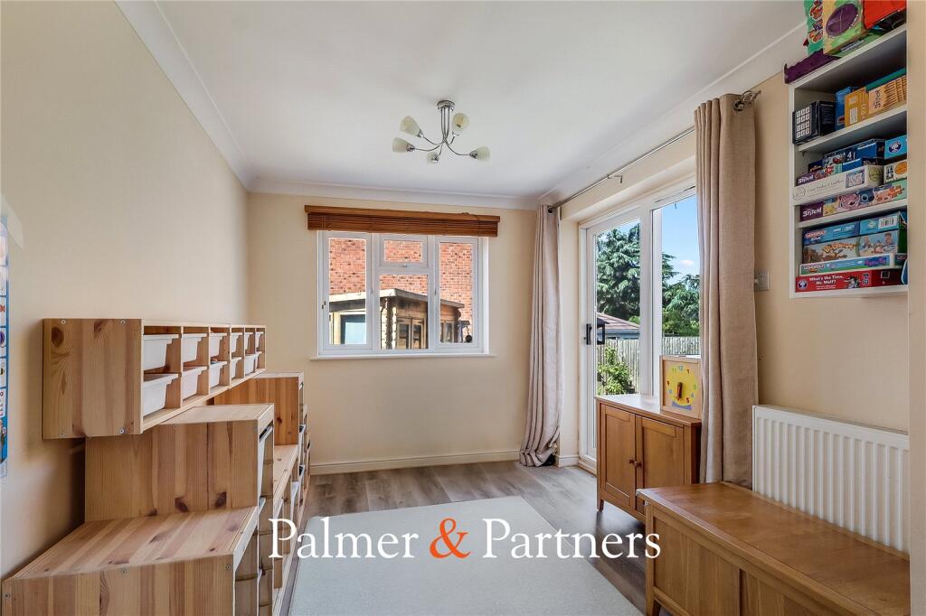 House in Chelmsford, Moulsham Lodge - More