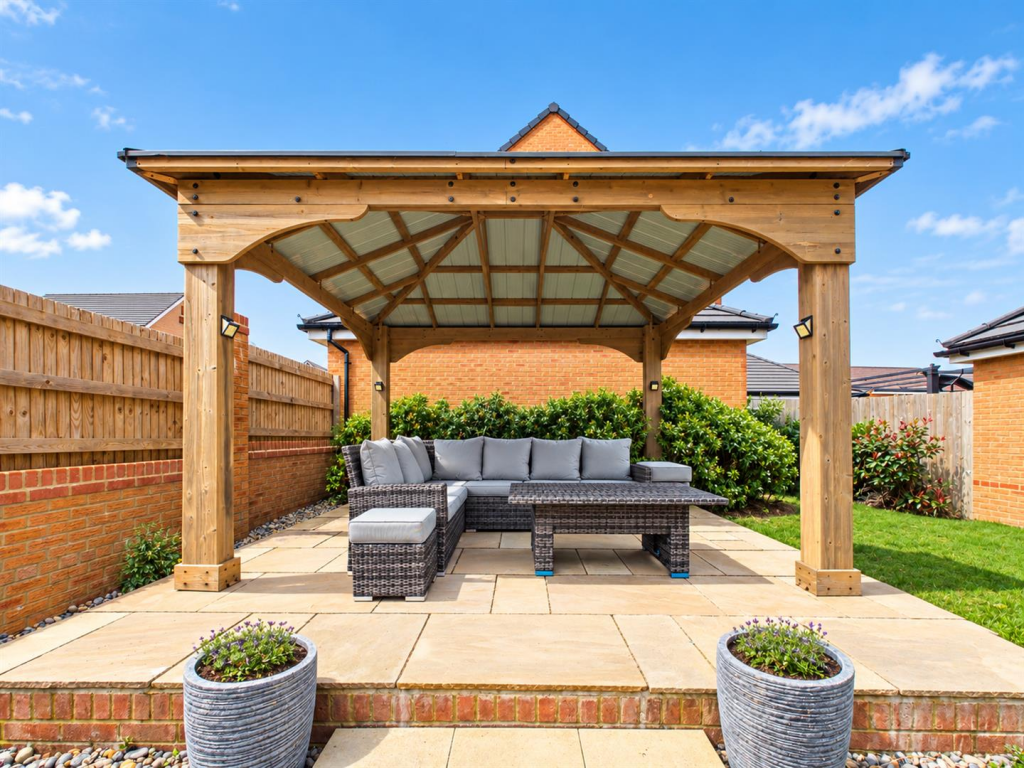 Skylark Avenue, Peacehaven photo 5