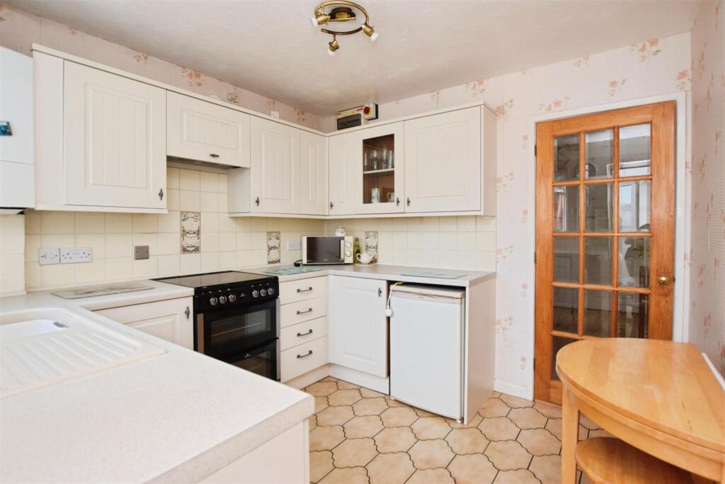 House in Towyn, Kinmel Bay and Towyn - More