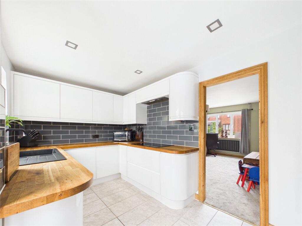 House in Bristol, Barrs Court, Oldland - More