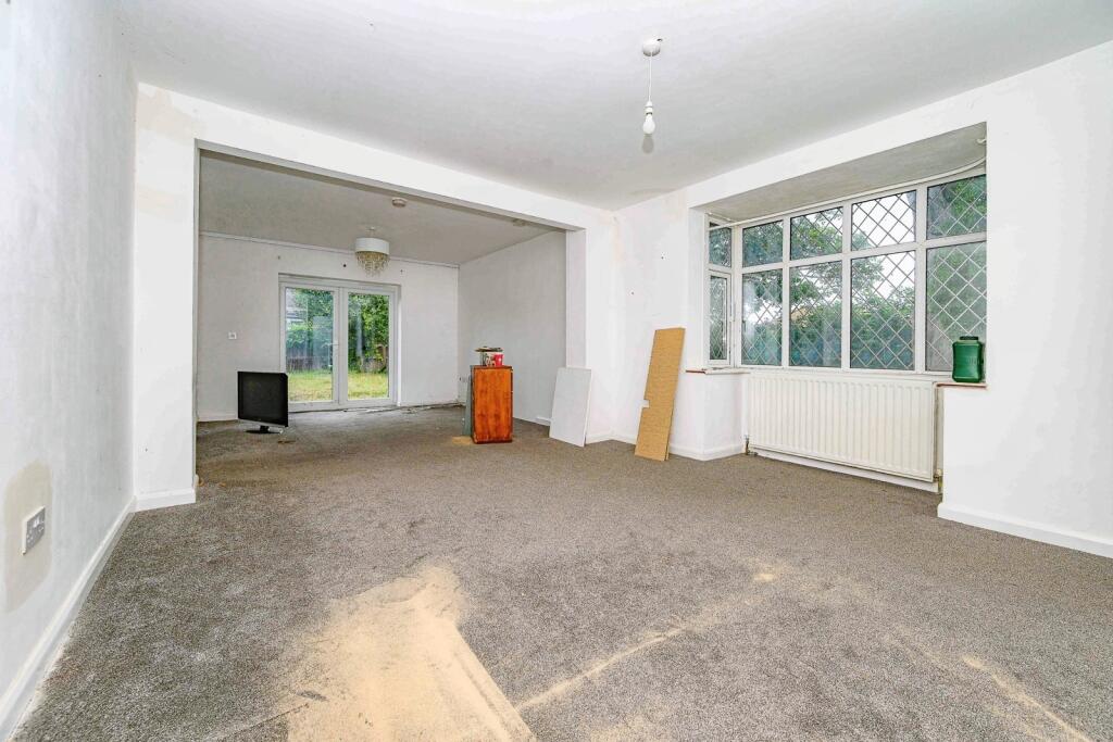 East Hill Road, Houghton Regis, Dunstable, Bedfordshire, LU5 photo 3