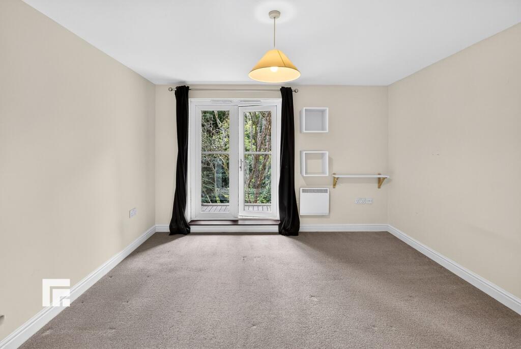 Apartment in Cardiff - View 3