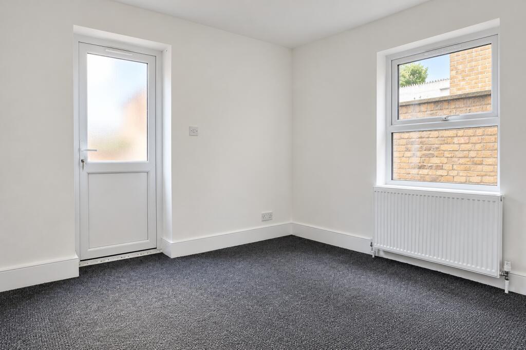 Apartment in London - More