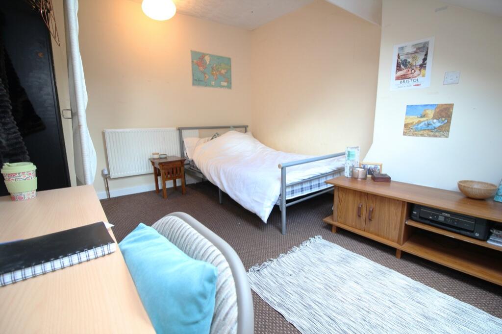 8 bedroom house for rent