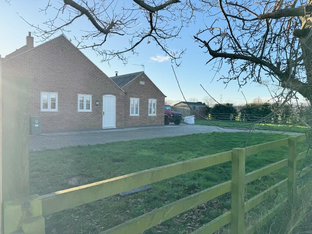 Main image of property: The Bungalow, Bandalls Farm, Cotes Road, Cotes, Loughborough, LE12 5TF.