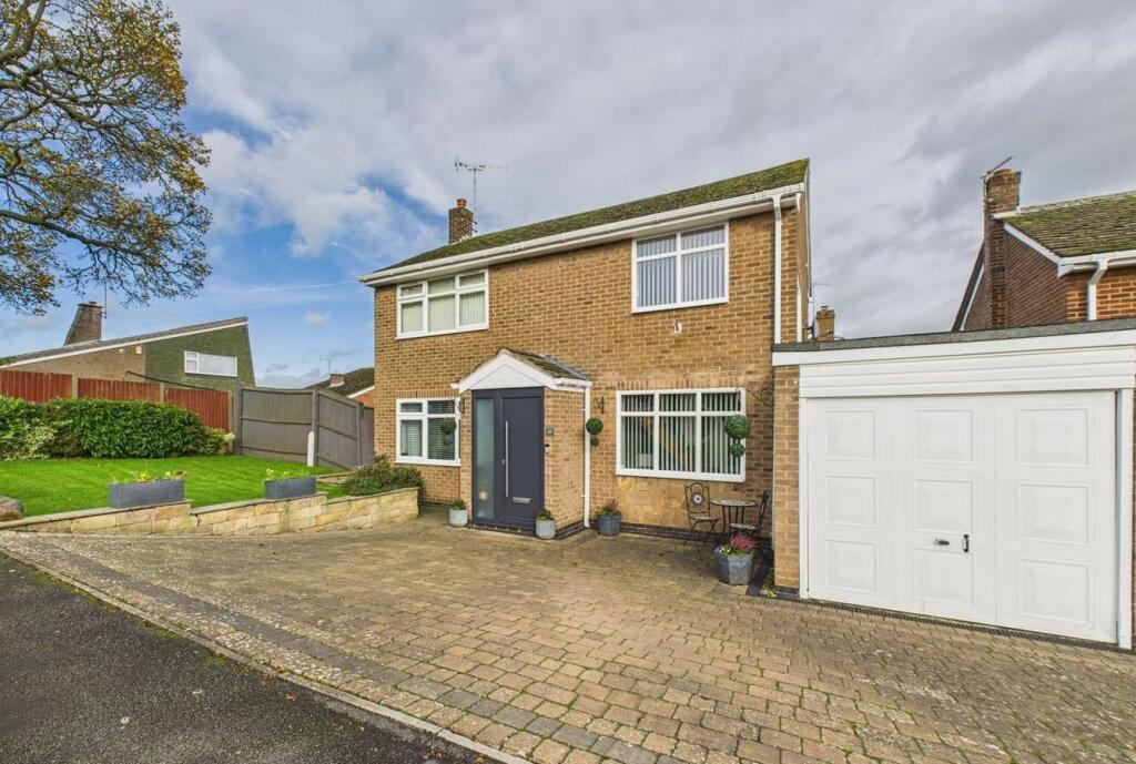 3-bed detached on Sycamore Avenue, Findern, Derby, £385,000
