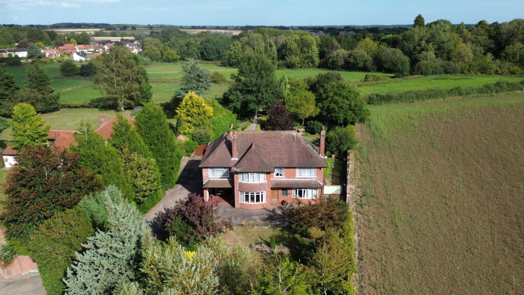 Oak Lodge, Norwich Road, Ashwellthorpe photo 4