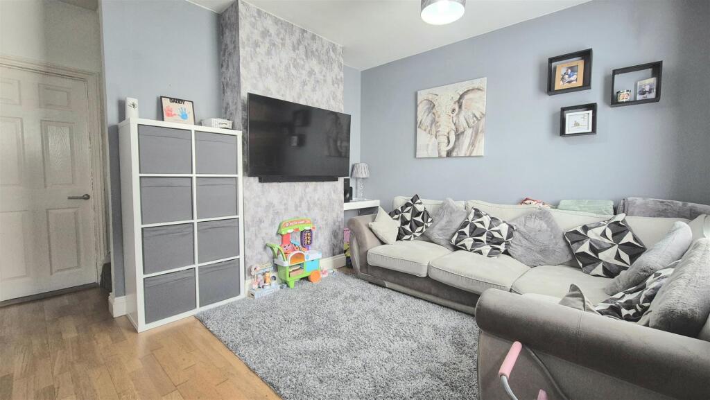 Main image of property: Emsworth Road, North End