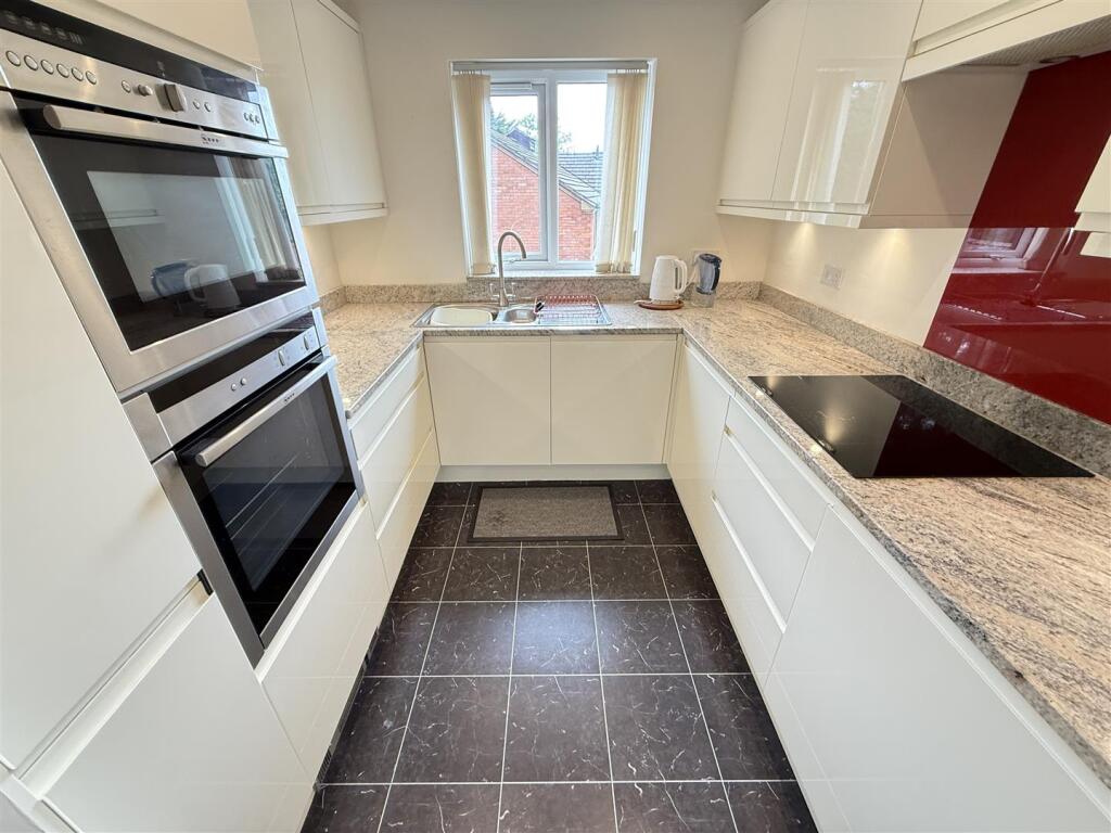 Erica Court, Heswall, Wirral - View 6