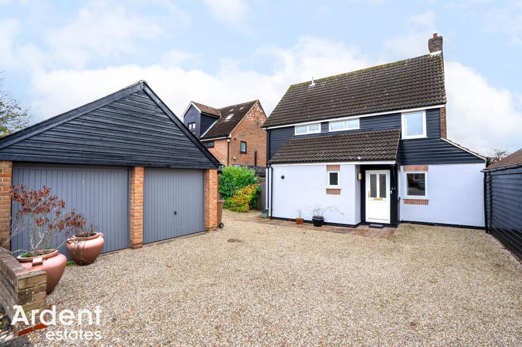 Main image of property: Highfields Mead, East Hanningfield, CM3