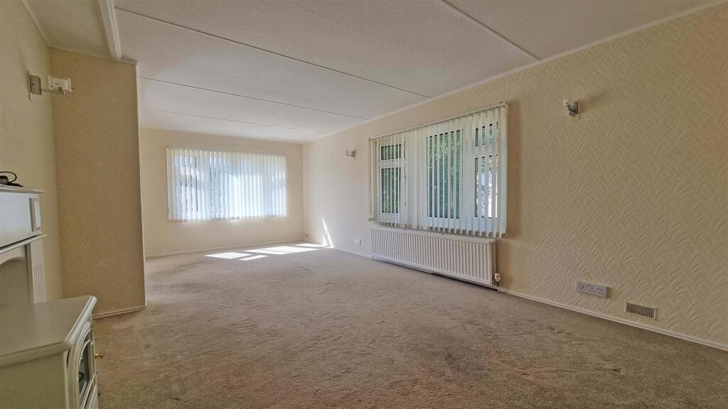 House in Stratford-on-Avon, Forshaw Heath, Tanworth-in-Arden - View 2
