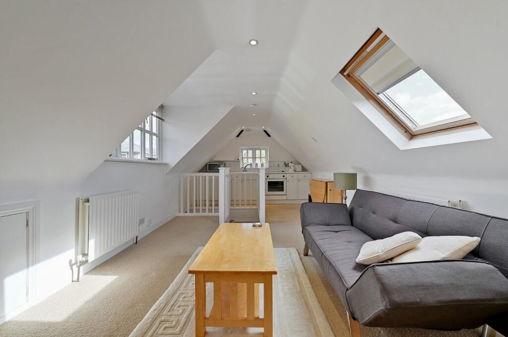 Apartment in Slough - View 3