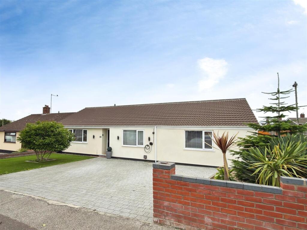 Main image of property: Pound Farm Drive, Oulton Broad, Lowestoft, Suffolk