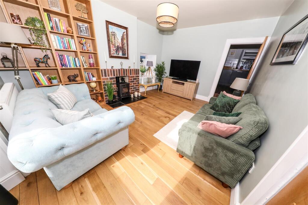 House in Glenrothes, Leslie Parks - More