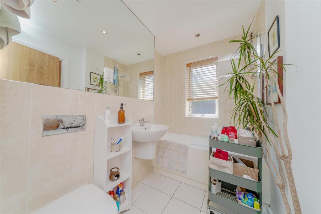 Apartment in Birmingham, Kings Heath - View 5