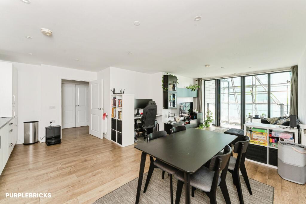 Apartment in London - View 2