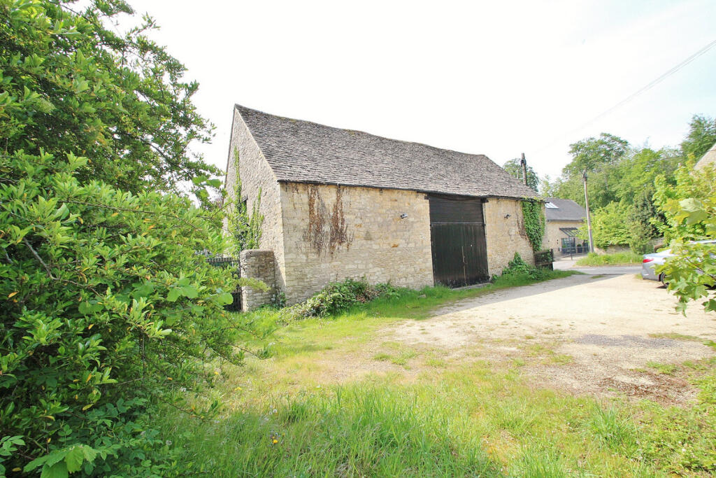 Main image of property: 90 Manor Road, Woodstock, OX20