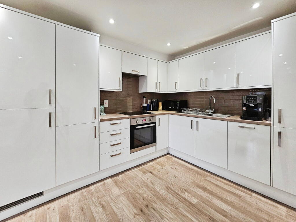Apartment in North Hertfordshire, Royston - View 3