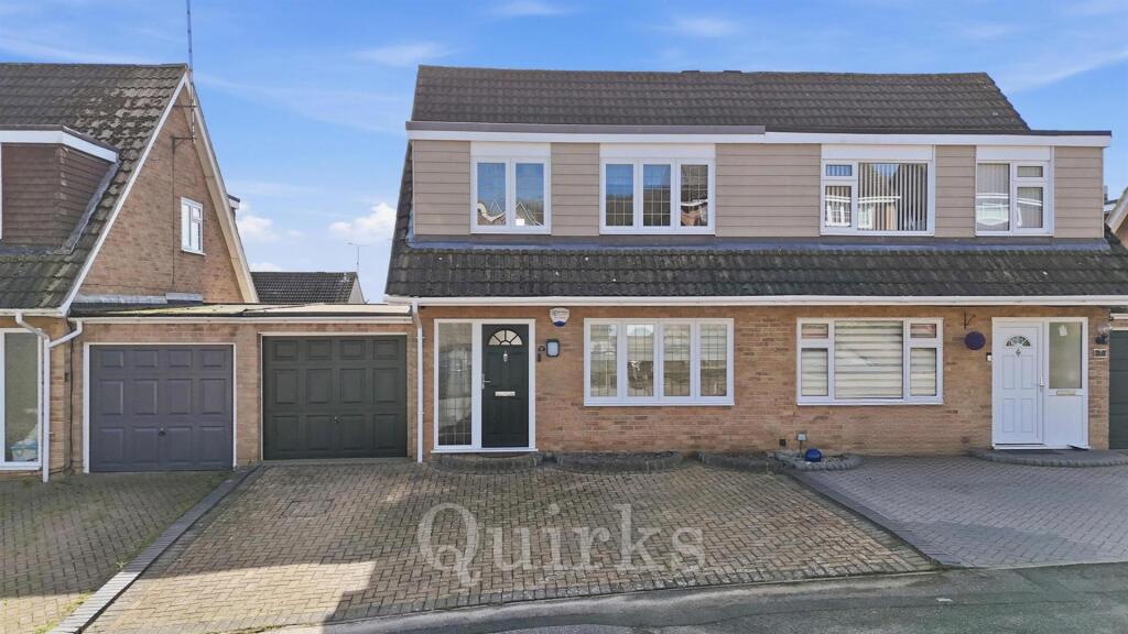 Main image of property: Nuthatch Close, Billericay