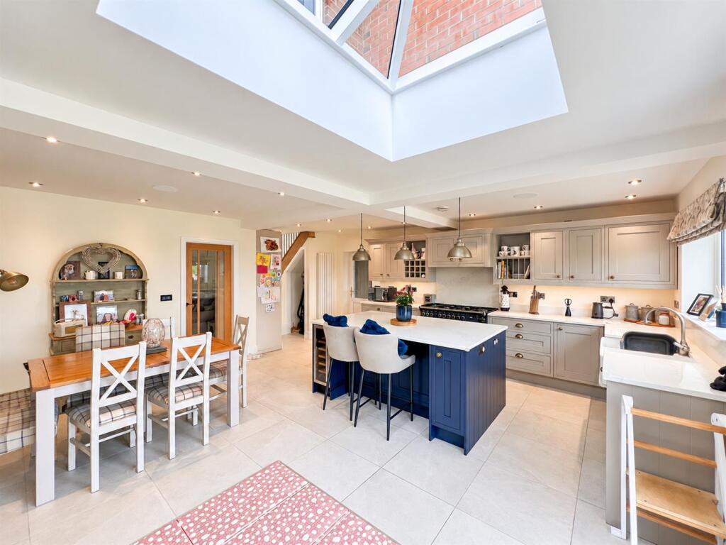 House in Stoke-on-Trent - View 5