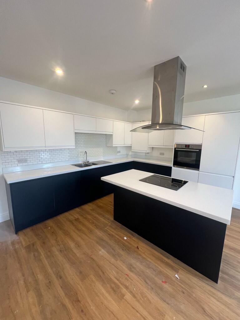 Main image of property: JP MORGAN/NHS - 2 BED 2 BATH APARTMENT 